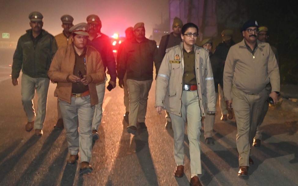 पुलिस अधीक्षक कानपुर देहात ने रनियां व अकबरपुर में पैदल गश्त कर नागरिकों से किया&hellip;