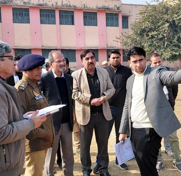 उत्तर प्रदेश दिवसः अतैयारियों का डीएम व एसपी…