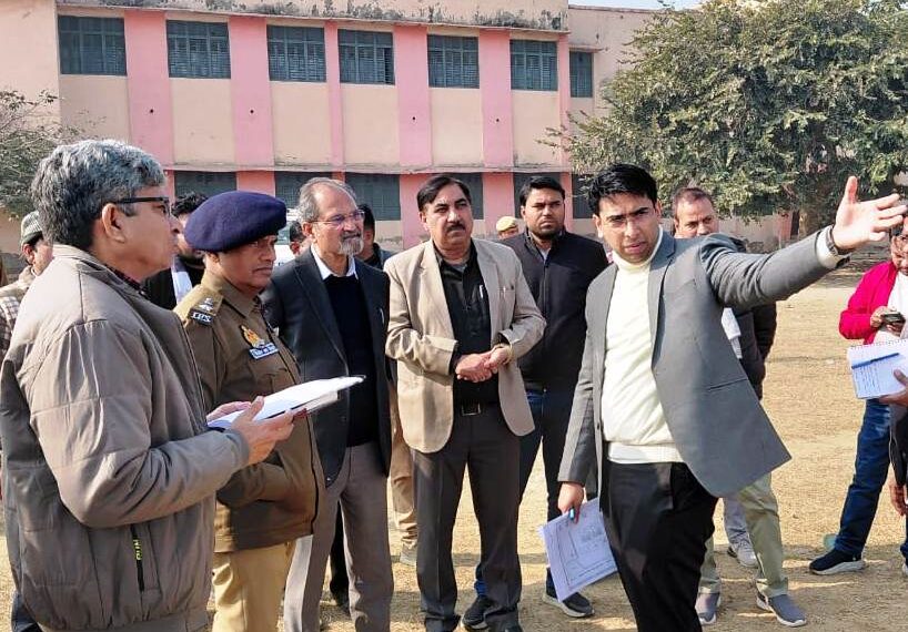 उत्तर प्रदेश दिवसः अतैयारियों का डीएम व एसपी ने किया स्थलीय निरीक्षण
