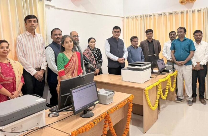 डाकघरों में नए आधार नामांकन एवं बच्चों के लिए अनिवार्य बायोमेट्रिक अपडेट पूर्णतः निःशुल्क : पोस्टमास्टर जनरल कृष्ण कुमार यादव