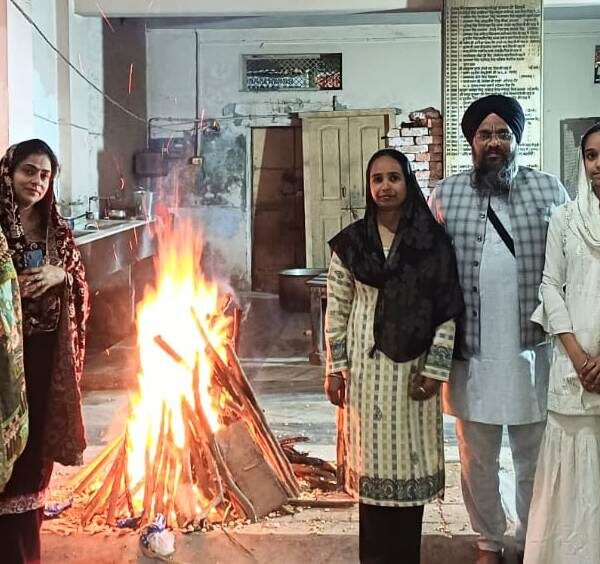सिक्ख समाज ने हर्षोल्लास के साथ मनाई लोहड़ी,&hellip;