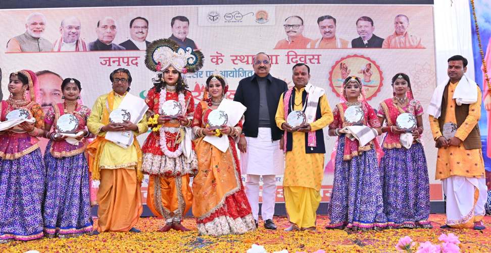 राष्ट्रसेवा व समाजसेवा में उत्कृष्ट योगदान देने वालों को उद्यान मंत्री ने रायबरेली महोत्सव में…