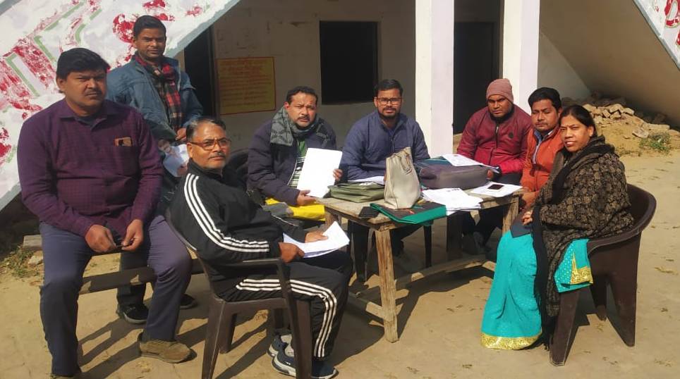 नए वोट बनाने की प्रक्रिया शुरू, मतदान केंद्रों पर सूची का हुआ वाचन