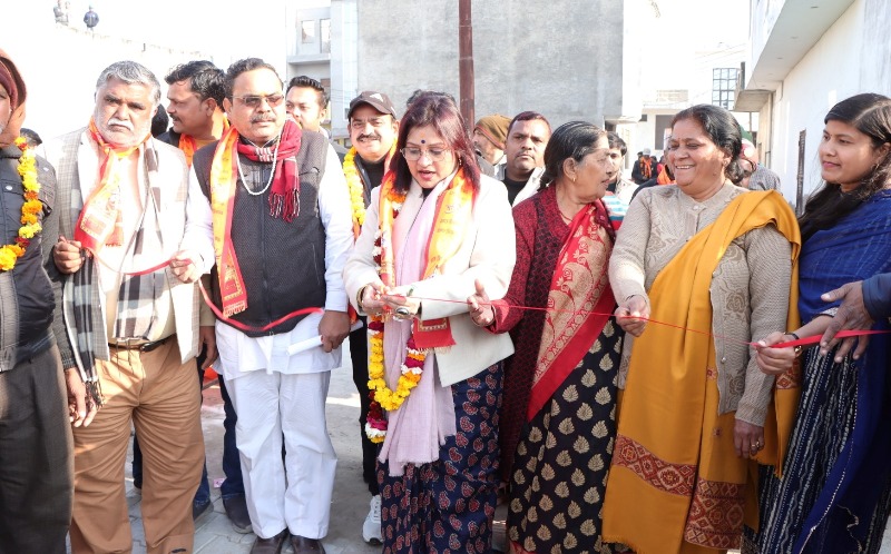 पालिकाध्यक्ष ने किया श्याम कुंज में सीसी इंटरलॉकिंग सड़क व नाली का लोकार्पण