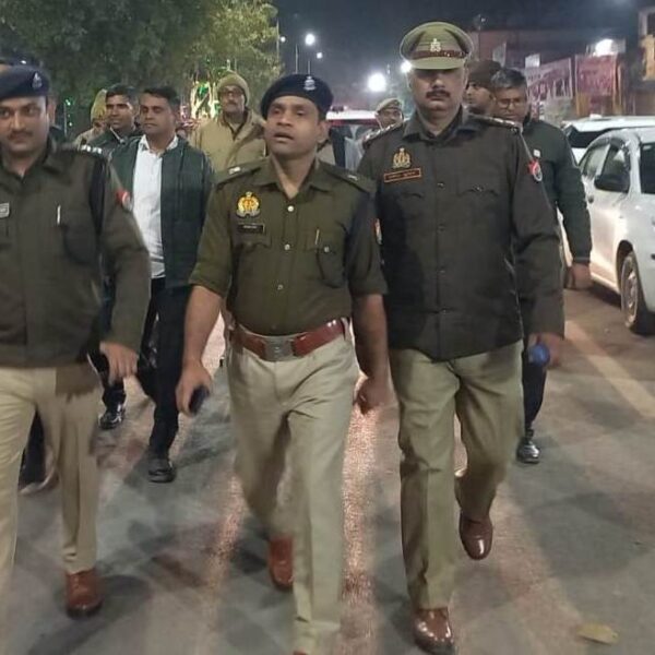 रेलवे स्टेशन, बस स्टैंड व चौराहों पर चलाया…