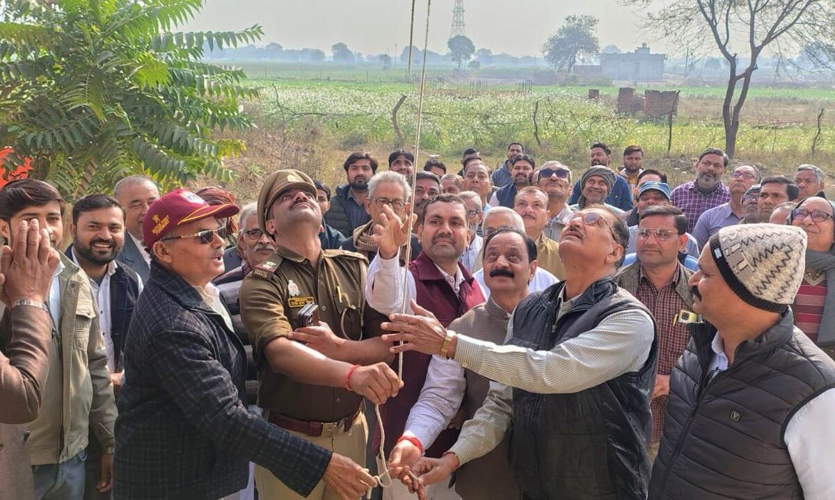 सिकंदरा व्यापार समिति कार्यालय पर धूमधाम से मनाया गया 77वां गणतंत्र दिवस