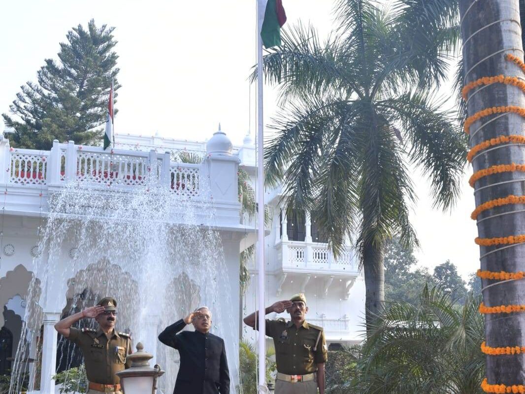 मुख्य सचिव ने 77वें गणतंत्र दिवस पर किया ध्वजारोहण