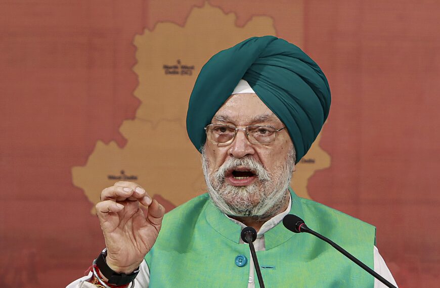 एपस्टीन ने मुझे दोगला कहा..