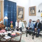 महाप्रबंधक पी. के. मिश्रा ने राज्यपाल से आरेडिका और पुस्तक पर चर्चा