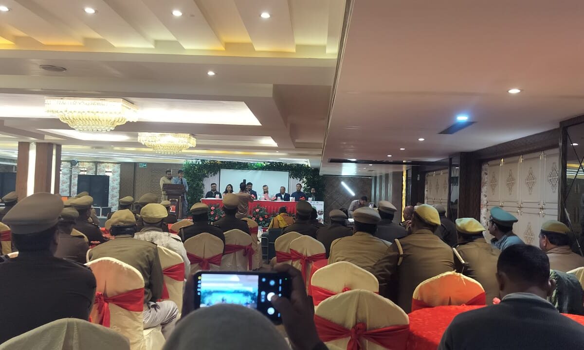 डॉल्फ़िन संरक्षण पर एकदिवसीय कार्यशाला सम्पन्न, उत्कृष्ट कार्मिकों को किया गया सम्मानित