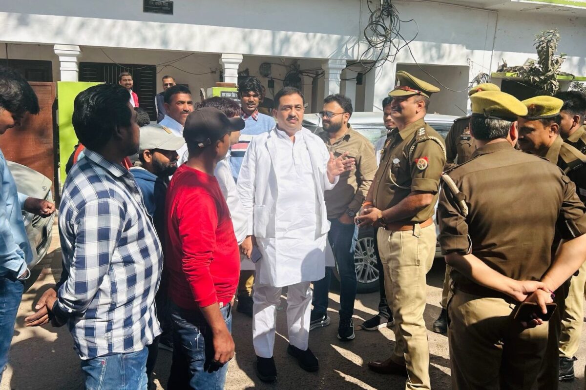 रायबरेली में कांग्रेस नेता अतुल सिंह को विधानसभा घेराव से पहले नजरबंद किया गया