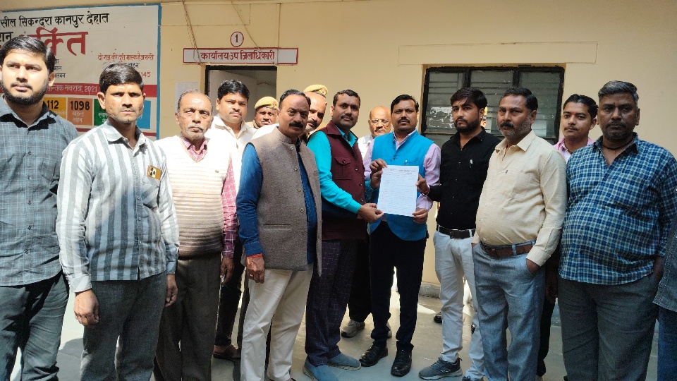 खाद्य सुरक्षा कानून में राहत की मांग को लेकर व्यापारियों ने सौंपा 18 सूत्रीय ज्ञापन