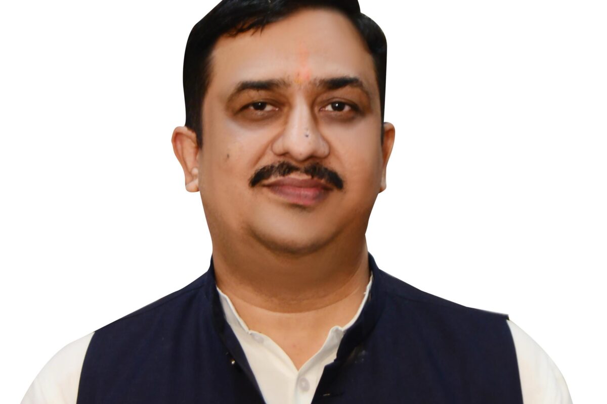 рдмрдЬрдЯ-2026 рдЖрдо рдЖрджрдореА рдХреА рдмрдЬрд╛рдп рдмрдбрд╝реЗ рдЙрджреНрдпреЛрдЧреЛрдВ рдФрд░ рдкреВрдВрдЬреАрдЧрдд рд╣рд┐рддреЛрдВ рдХреЛ рдЕрдзрд┐рдХ рдкреНрд░рд╛рдердорд┐рдХрддрд╛ рджреЗрддрд╛ рд╣реИ:…