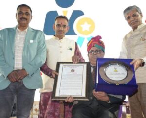 काशी हिन्दू विश्वविद्यालय के प्रो. लक्ष्मण सिंह को&hellip;