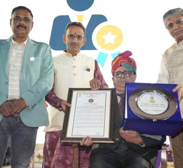 काशी हिन्दू विश्वविद्यालय के प्रो. लक्ष्मण सिंह को&hellip;