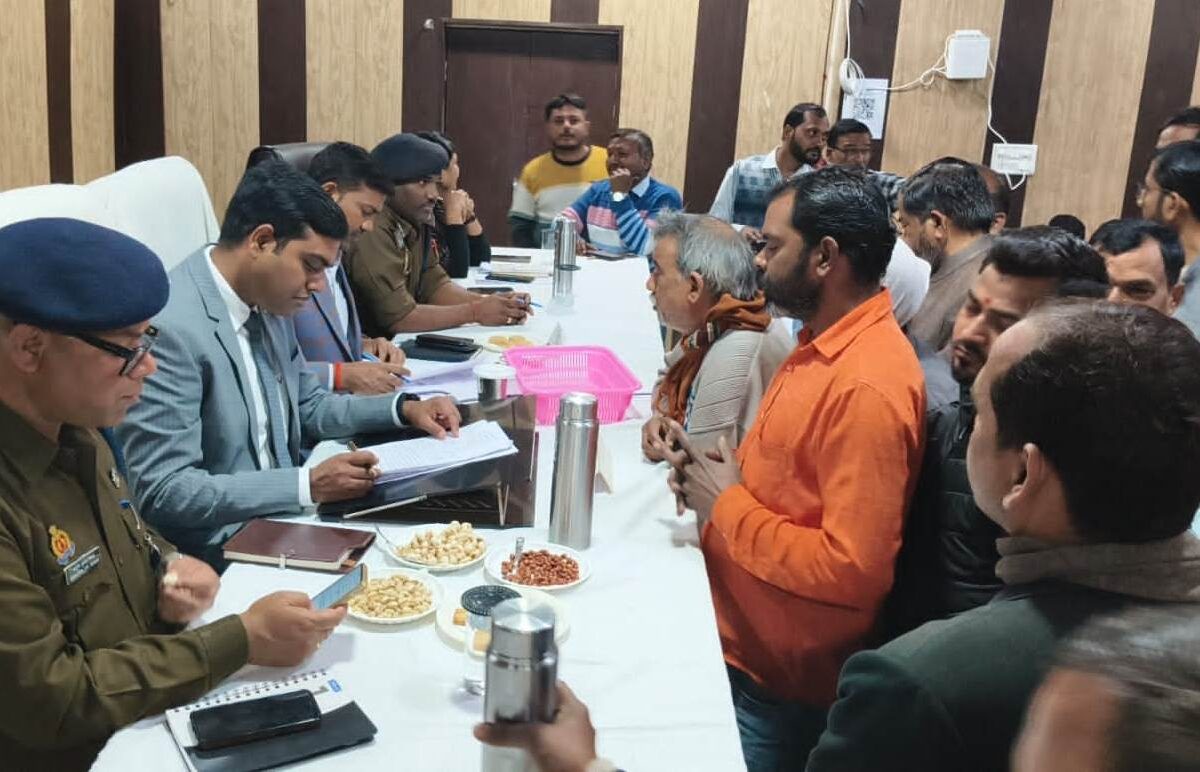 सम्पूर्ण समाधान दिवस में जनसुनवाई, राजस्व न्यायालयों का किया गया निरीक्षण