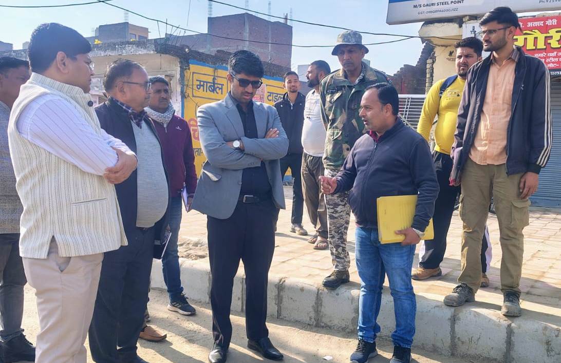 सीएम ग्रिड योजना के अंतर्गत चल रहे निर्माण कार्यों का नगर आयुक्त ने किया अवलोकन