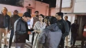 गंगा एक्सप्रेसवे हादसा: डीएम-एसपी ने जिला अस्पताल पहुंचकर&hellip;