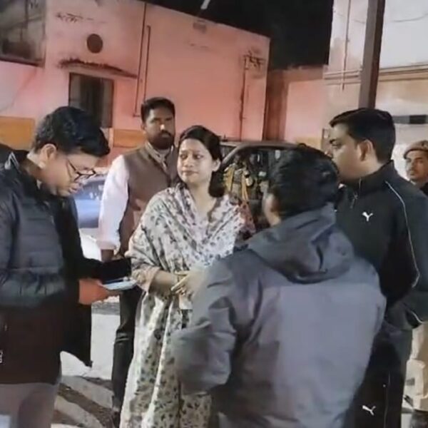 गंगा एक्सप्रेसवे हादसा: डीएम-एसपी ने जिला अस्पताल पहुंचकर…