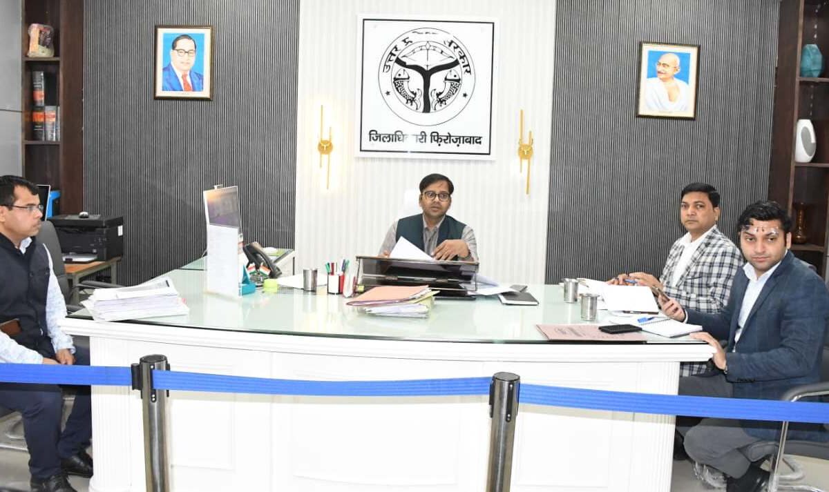 जनकल्याणकारी योजनाओं का लाभ अंतिम पायदान पर खड़े पात्र व्यक्ति तक पहुंचे: डीएम