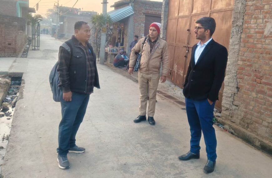 नगर आयुक्त ने वार्डों में सफाई व्यवस्था का लिया जायजा