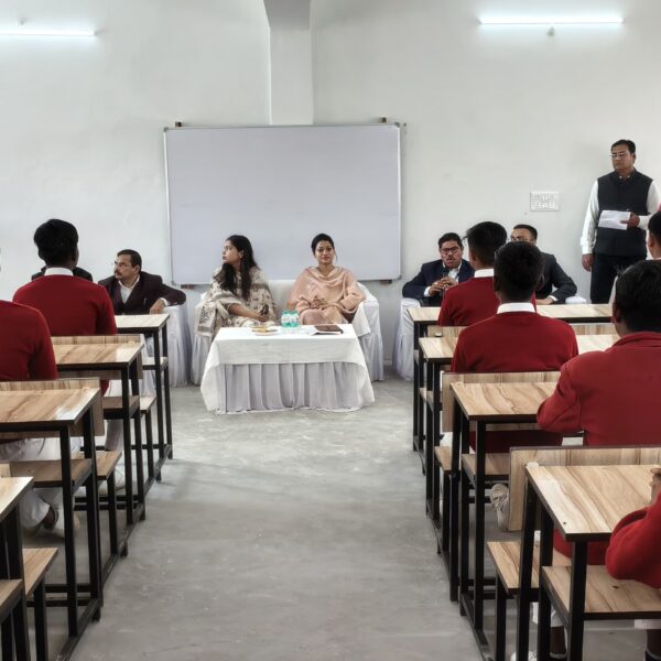 जिलाधिकारी हर्षिता माथुर ने नवनिर्मित शिक्षण कक्ष का&hellip;