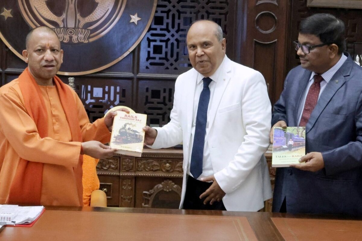 मुख्यमंत्री योगी आदित्यनाथ से आरेडिका महाप्रबंधक की शिष्टाचार भेंट