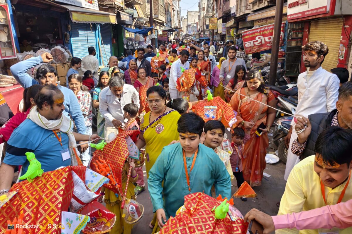 महाशिवरात्रि पर नन्हे कांवड़ियों की भव्य यात्रा, गूंजे हर-हर महादेव के जयकारे