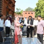 डीएम ने बूथों का निरीक्षण कर आवेदनों की स्थिति का लिया जायजा