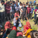 लाइन ठीक करते समय करंट लगने से पोल से गिरकर लाइनमैन की मौत