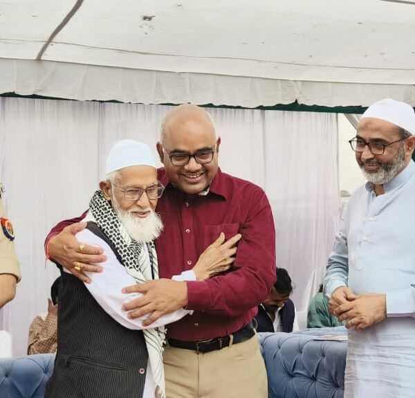 मरकजी ईदगाह में अदा हुई ईद-उल-फितर की नमाज
