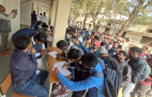 मॉडर्न रेल कोच फैक्ट्री द्वारा 165 एवं इंडस&hellip;