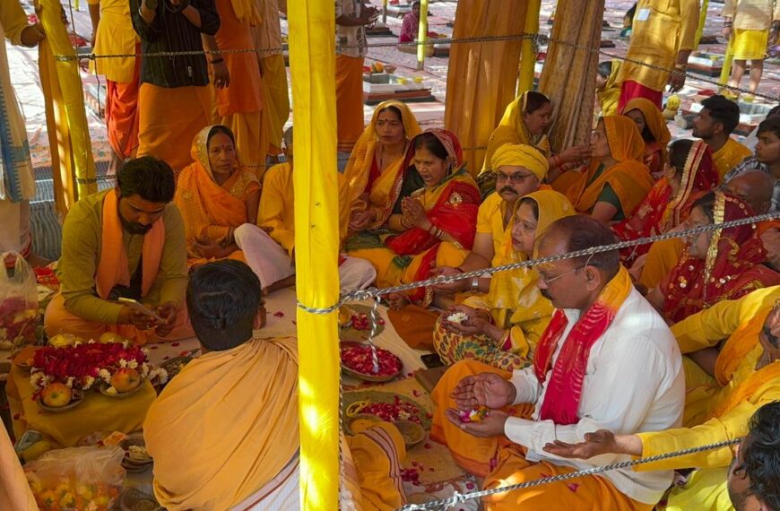 मां भगवती पीतांबरा एवं मृत्युंजय महायज्ञ शुरू