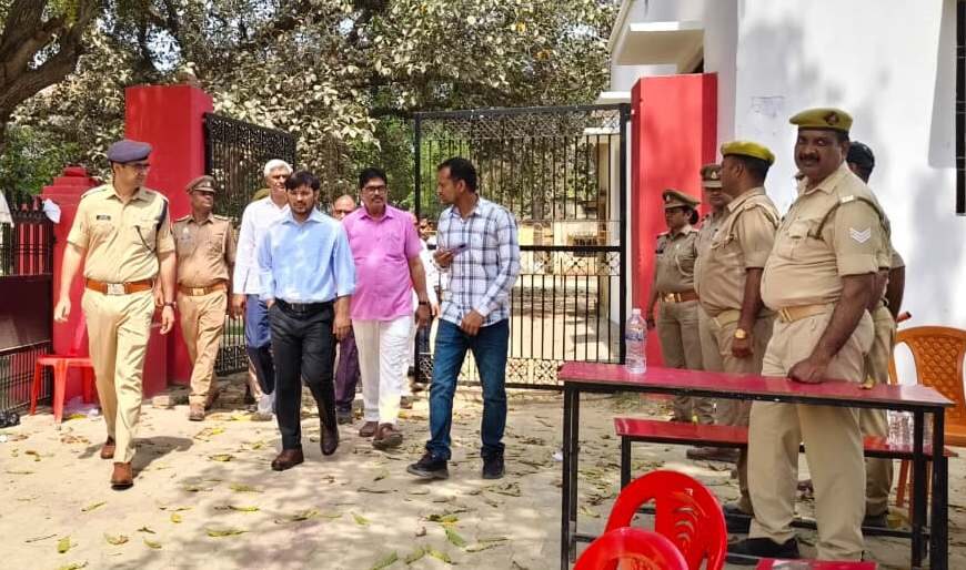 पुलिस उपनिरीक्षक परीक्षा का निरीक्षण: जिलाधिकारी व पुलिस अधीक्षक ने दिए कड़े निर्देश