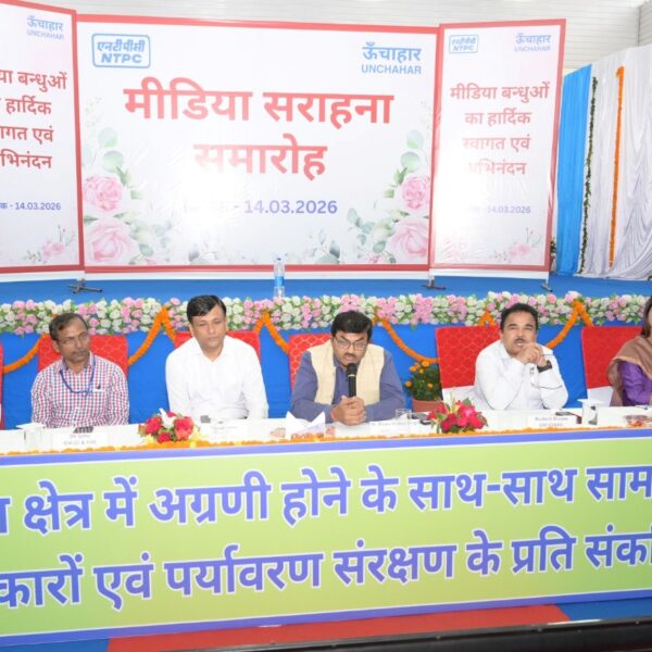 рдореАрдбрд┐рдпрд╛ рдХреА рднреВрдорд┐рдХрд╛ рдПрдХ рдорд╛рд░реНрдЧрджрд░реНрд╢рдХ рдХреА рддрд░рд╣ :…