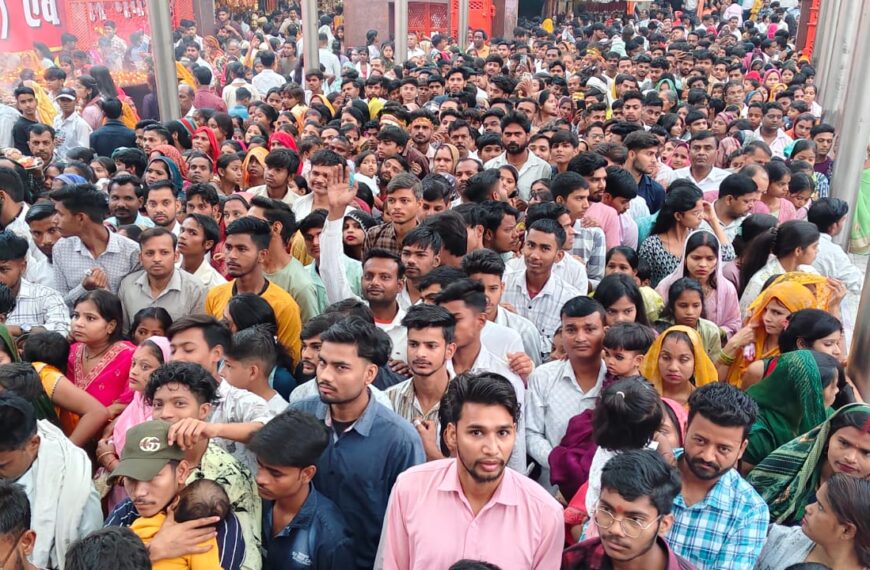 कैला देवी मंदिर में मां के दर्शनों को…