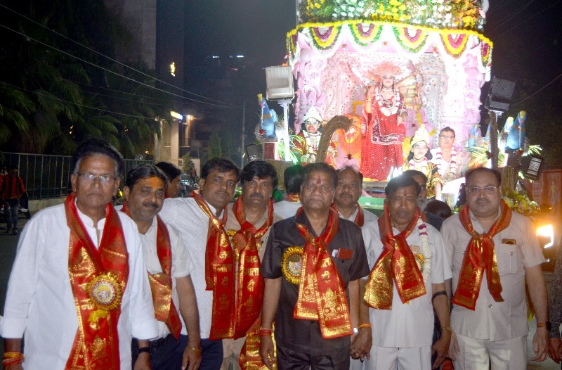 नव दुर्गा महोत्सव समिति द्वारा भव्य शोभा यात्रा निकाली गई