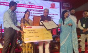 राज्य हस्तशिल्प दक्षता पुरस्कार से सम्मानित हुए समाजसेवी