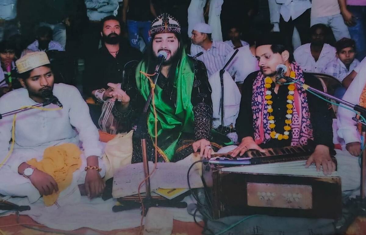 जायरीनों ने चादरपोशी कर मांगी अमन-चैन की दुआएं, तीन दिवसीय उर्स का समापन