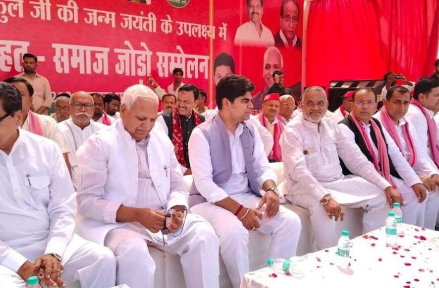ज्योतिबा राव फुले जयंती पर सपा का शक्ति प्रदर्शन