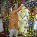 हनुमान जन्मोत्सव पर भव्य अभिषेक और सजा राम दरबार, श्रद्धालुओं की उमड़ी भीड़