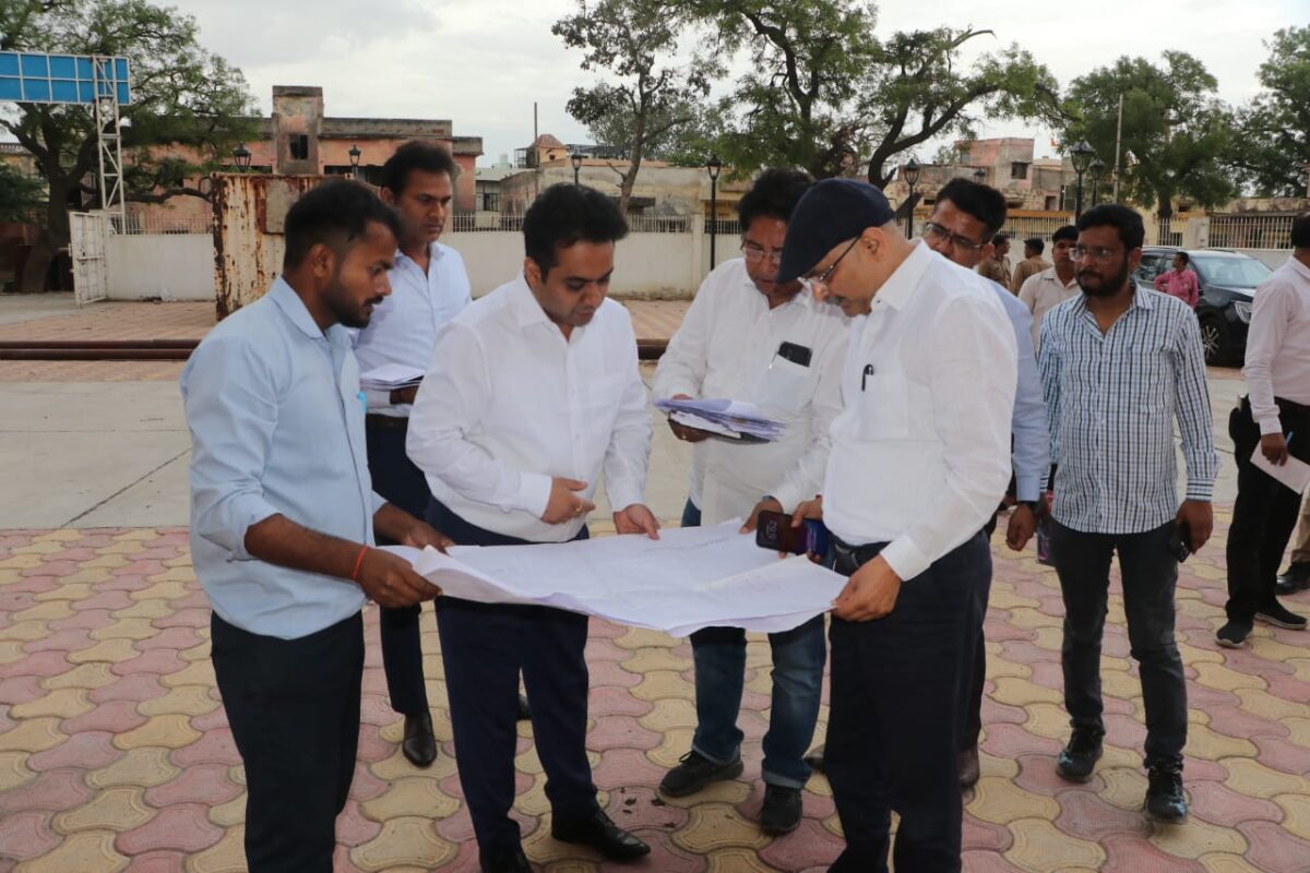 मंडल आयुक्त ने ब्रज तीर्थ विकास परिषद के कार्यों का किया निरीक्षण