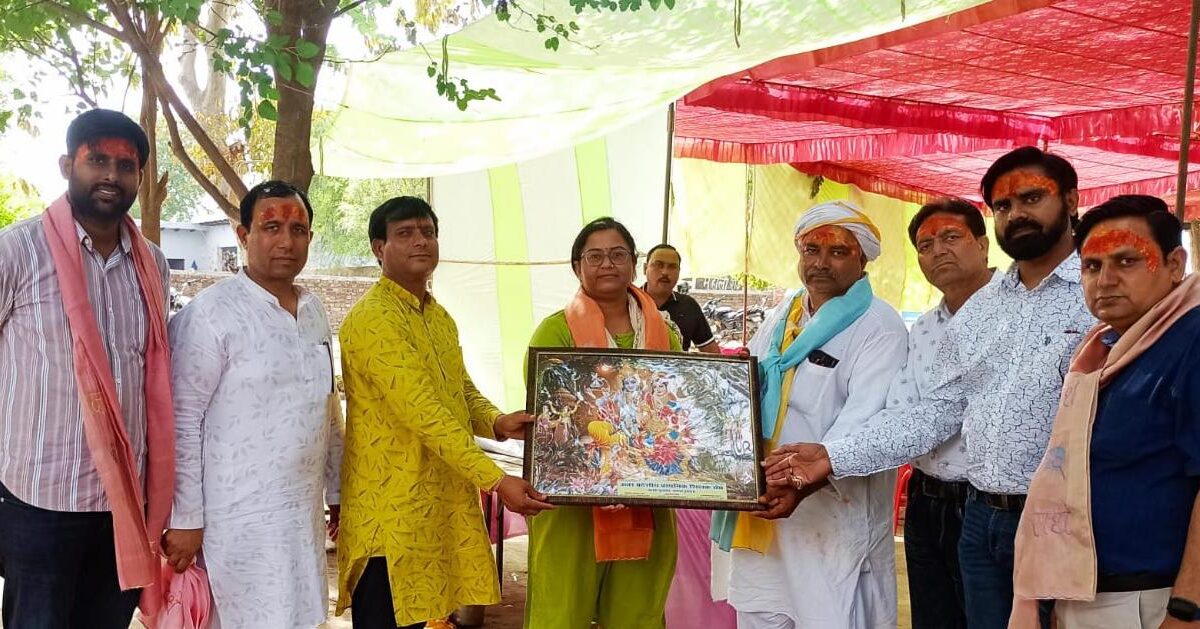 हनुमान जन्मोत्सव पर सेवानिवृत्त शिक्षकों को भावभीनी विदाई