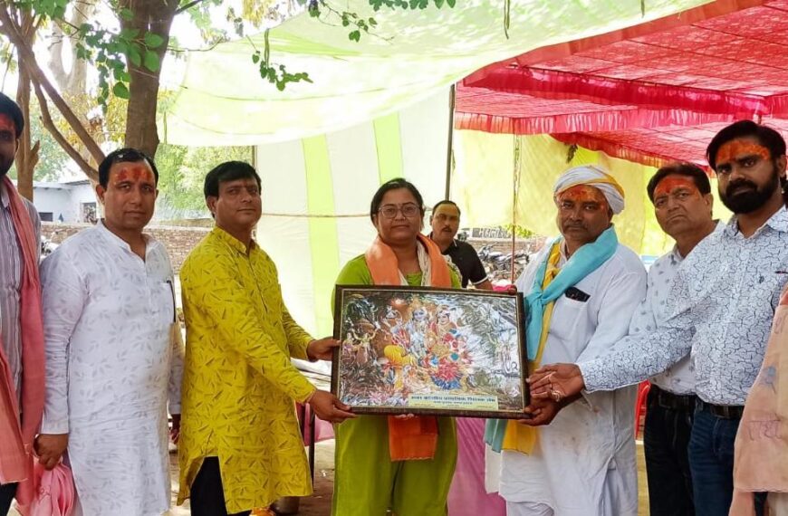 हनुमान जन्मोत्सव पर सेवानिवृत्त शिक्षकों को भावभीनी विदाई