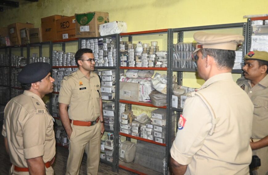 एसएसपी आदित्य लांग्हे ने थाना रामगढ़ का किया औचक निरीक्षण