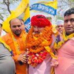 राज्यसभा सांसद संजय सिंह ने चौधरी चरण सिंह की प्रतिमा पर माल्यार्पण कर किया नमन