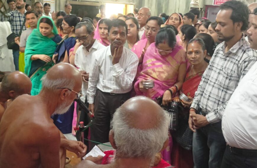 मनुष्य को धर्म के प्रति हमेशा समर्पित रहना चाहिए: जैन मुनि