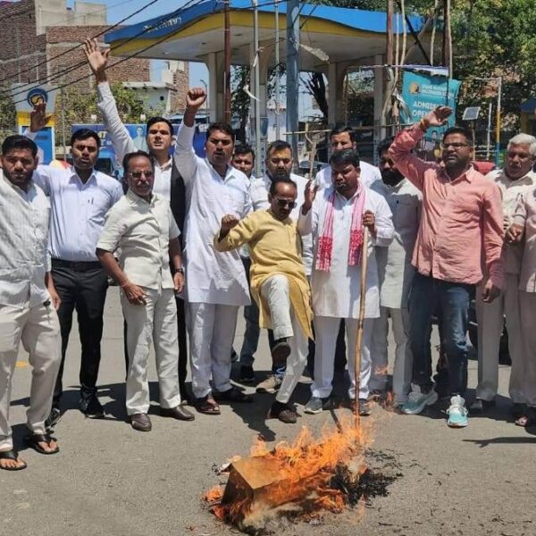 खड़गे और पवन खेड़ा के समर्थन में कांग्रेस&hellip;