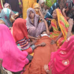 हाईटेंशन लाइन की चपेट में आने से किशोर की मौत, आक्रोशित ग्रामीणों ने लगाया जाम