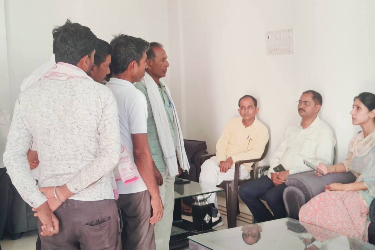 सदर विधायक अदिति सिंह ने जनता दर्शन में सुनीं जन समस्याएं